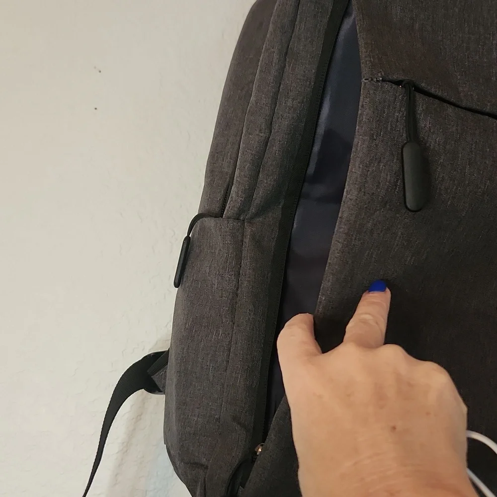 Victoria‎ Tourist Laptop Backpack with USB Charging Port, Holds 15.6 Laptop